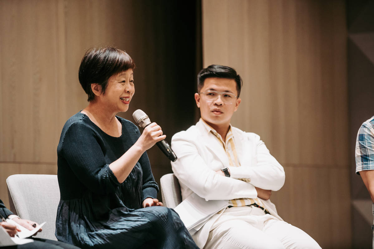 Picture：Left to right: Li Ang, writer of Rouged Sacrifice, and Die Brautschminkerin documentary director Su Che-Hsien.